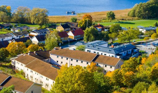 Tallåsens elevhem från ovan, sommar/höst